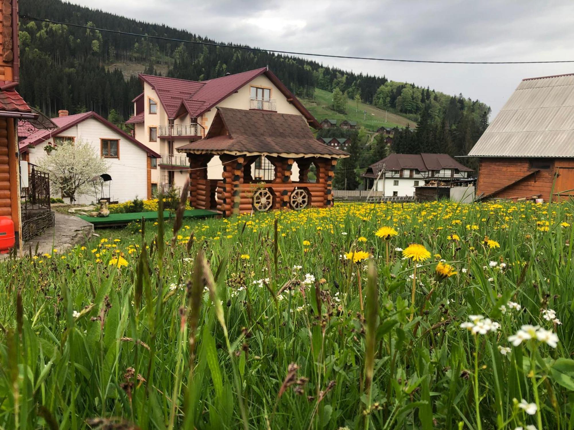 Sadyba U Halyny Sunrise Bukovel Exterior foto